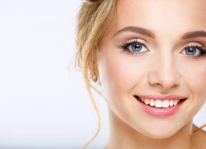woman smiling with perfect teeth